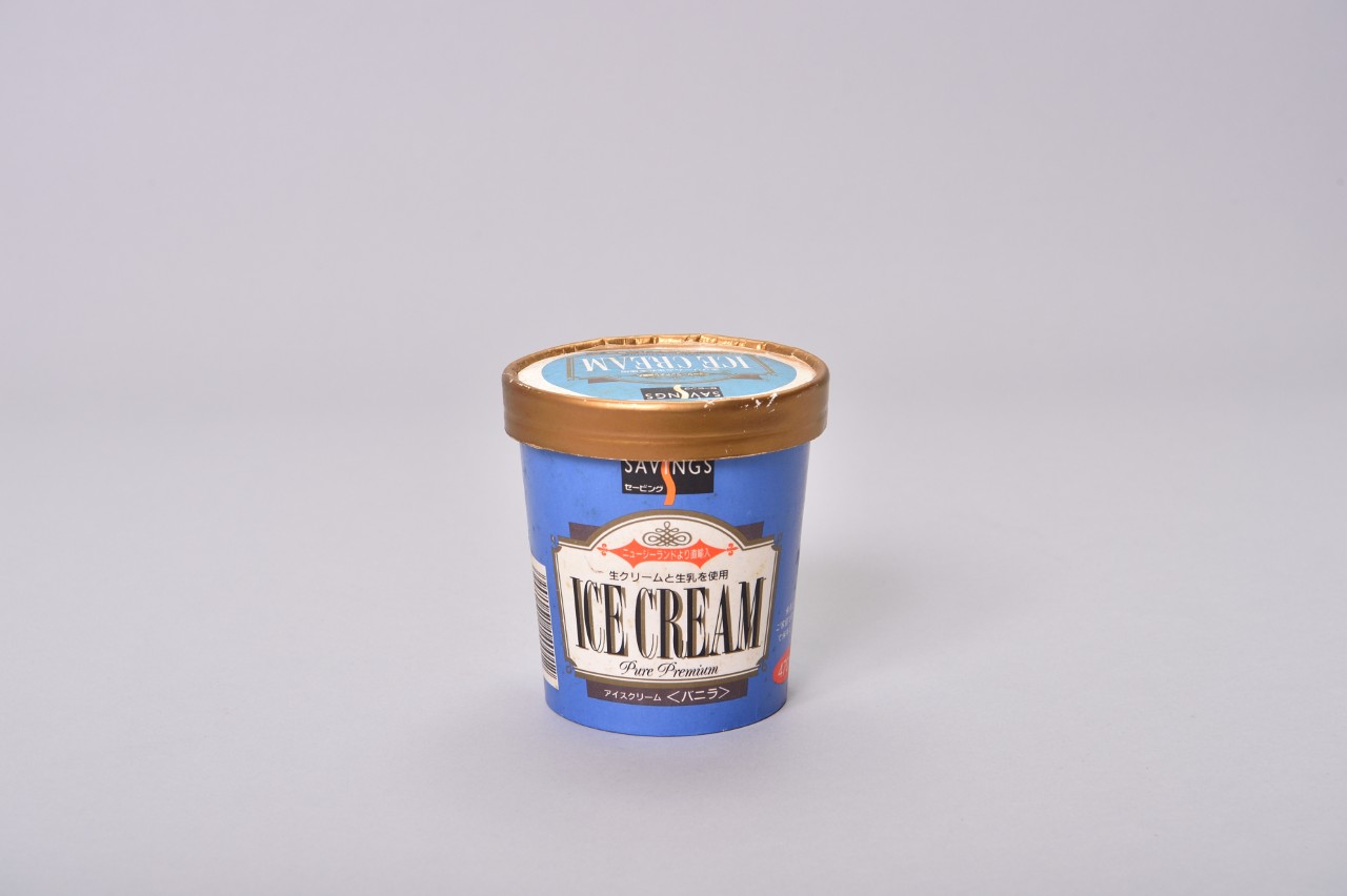 生クリームと生乳を使用アイスクリームバニラ